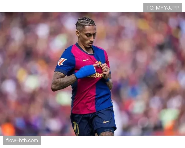 拉菲尼亚技艺惊艳足坛，荣膺世界最佳边锋引发热烈讨论