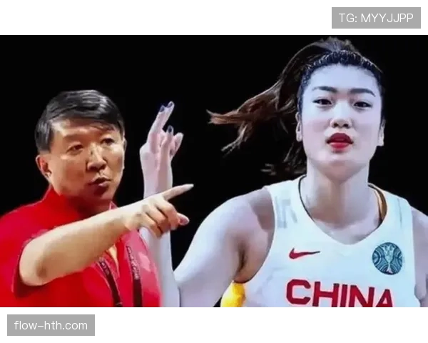 李梦训练完直接瘫在更衣室地上啃蛋白棒，这自律狠人连喘口气都带着肌肉记忆